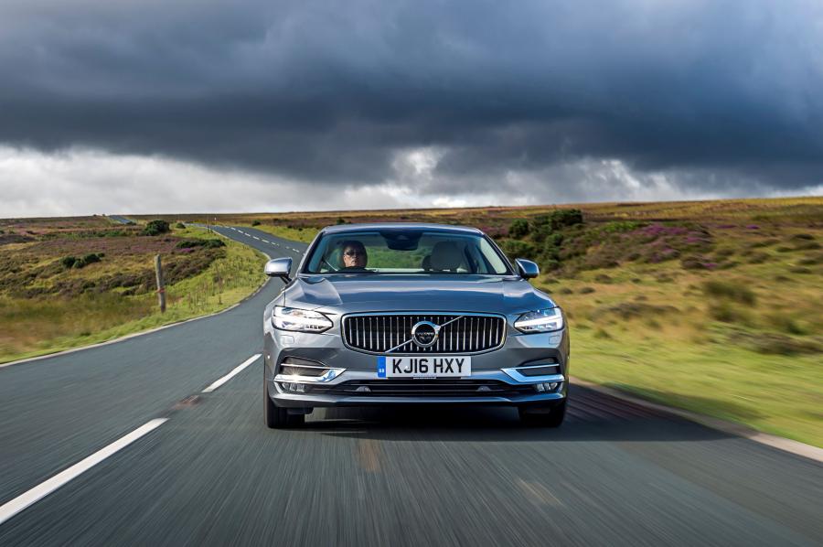  Volvo S90 D4 Inscription 2016 года  (UK) (фото 18 из 30)